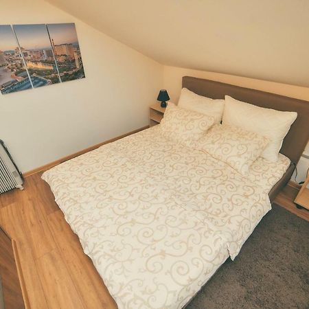 Apartman Las Vegas Belgrado Esterno foto