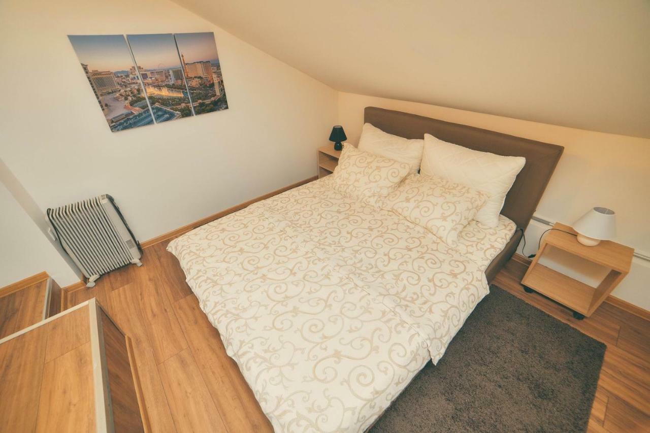 Apartman Las Vegas Belgrado Esterno foto